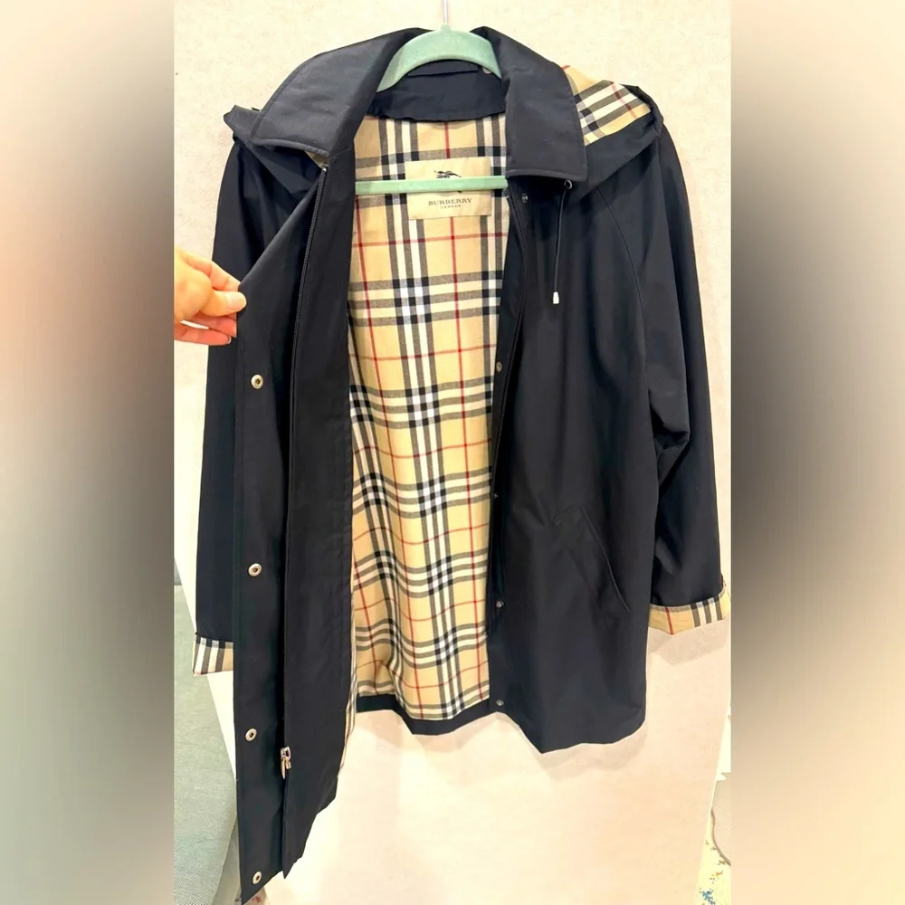 ✨ Authentic Burberry Coat ✨ - Women’s - Size: 6 - Picture 2 of 10
